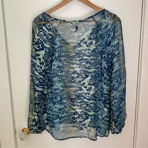 BCBG MAXAZRIA‎ Sheer V-neck Flowy Long Sleeve Blouse Sz Small